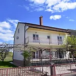 Διαμέρισμα Spacious Flat With Terrace In *