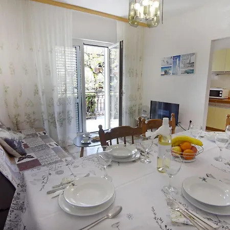 Appartement Spacious Flat With Terrace In Umag
