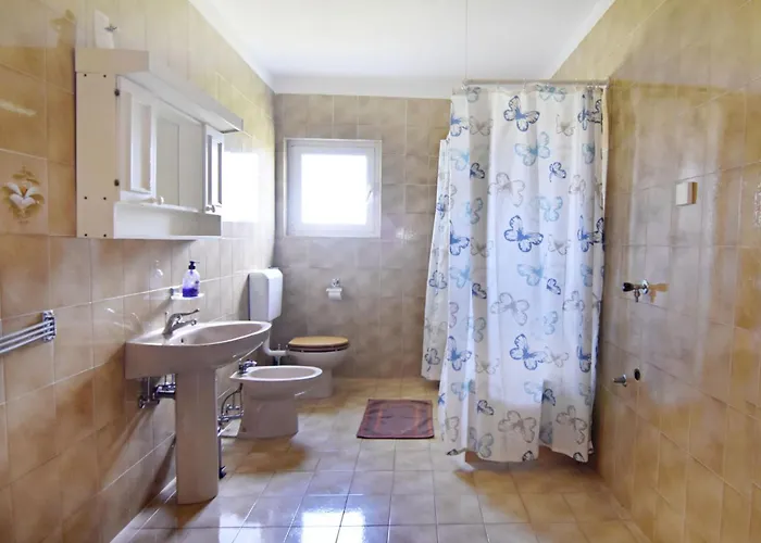 Daire Spacious Flat With Terrace In
