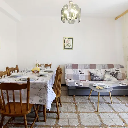 Spacious Flat With Terrace In Appartement *