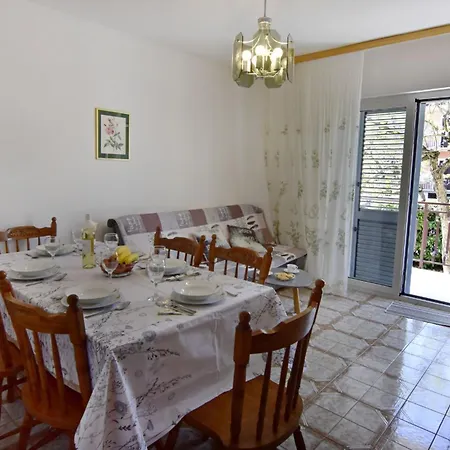 Apartament Spacious Flat With Terrace In *
