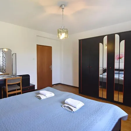 Apartament Spacious Flat With Terrace In *