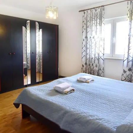 Apartament Spacious Flat With Terrace In Umag