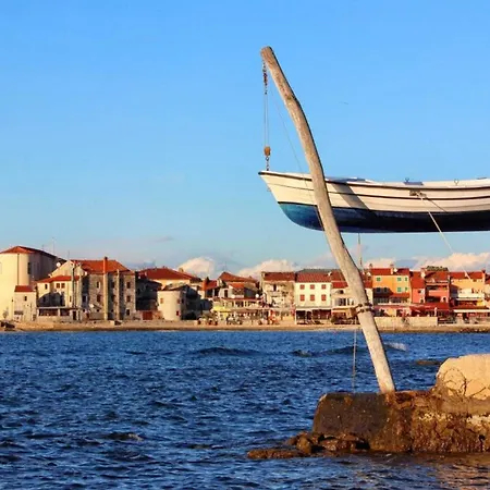 Spacious Flat With Terrace In * Umag