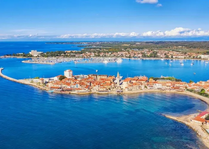 Spacious Flat With Terrace In Appartement Umag